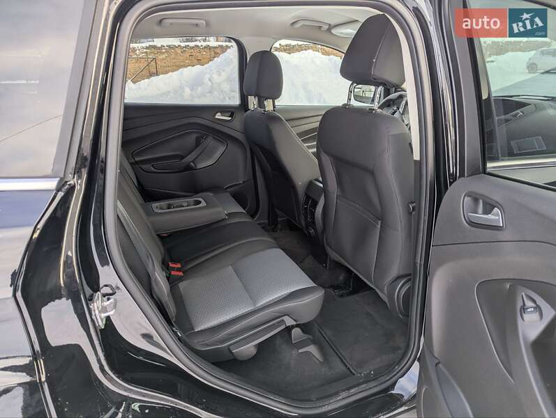 Позашляховик / Кросовер Ford Escape 2017 в Дубні