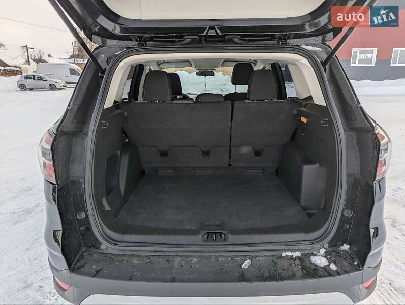 Позашляховик / Кросовер Ford Escape 2017 в Дубні