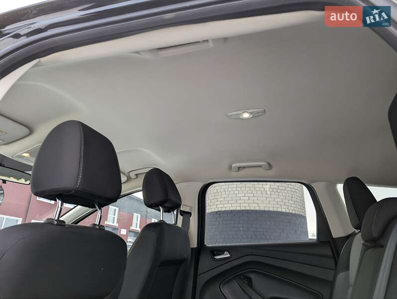 Позашляховик / Кросовер Ford Escape 2017 в Дубні