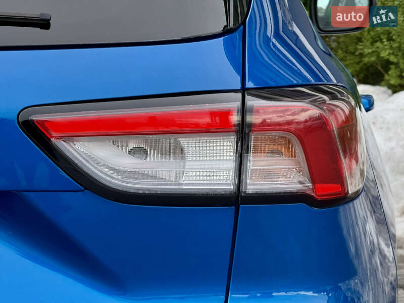 Внедорожник / Кроссовер Ford Escape 2019 в Стрые