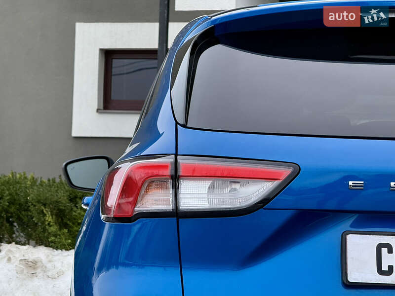 Внедорожник / Кроссовер Ford Escape 2019 в Стрые