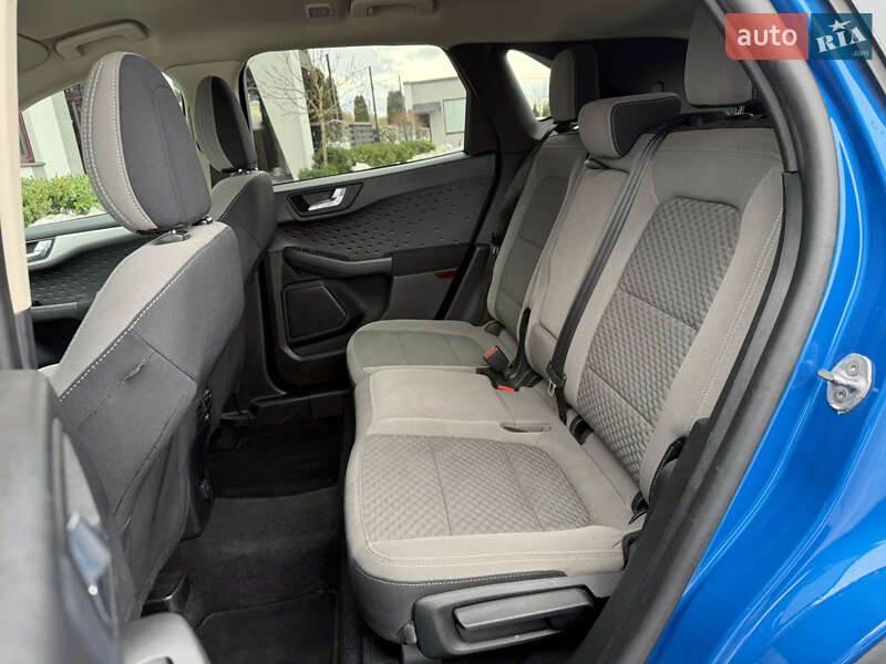 Внедорожник / Кроссовер Ford Escape 2019 в Стрые