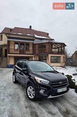 Внедорожник / Кроссовер Ford Escape 2017 в Ивано-Франковске