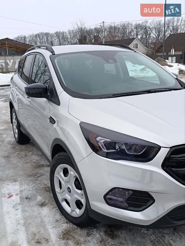 Внедорожник / Кроссовер Ford Escape 2017 в Житомире