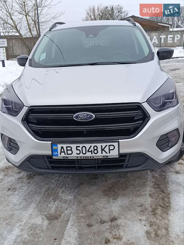 Внедорожник / Кроссовер Ford Escape 2017 в Житомире
