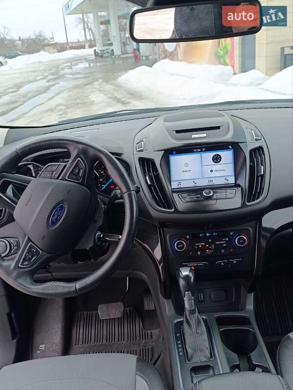 Внедорожник / Кроссовер Ford Escape 2017 в Житомире