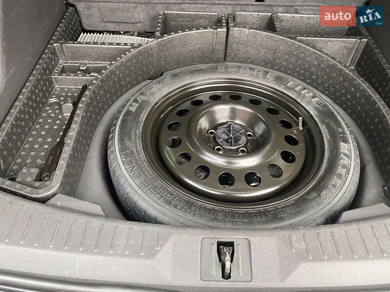 Внедорожник / Кроссовер Ford Escape 2016 в Дубно