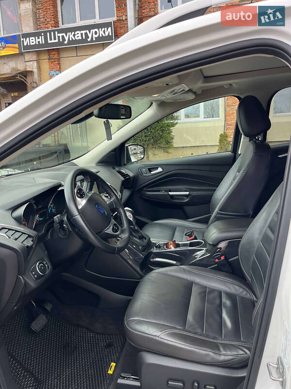 Внедорожник / Кроссовер Ford Escape 2015 в Ивано-Франковске