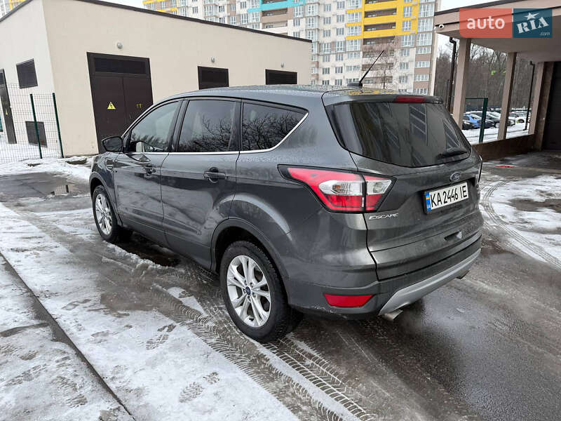 Позашляховик / Кросовер Ford Escape 2017 в Києві