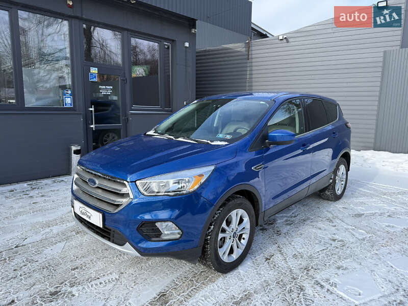 Позашляховик / Кросовер Ford Escape 2017 в Чернівцях