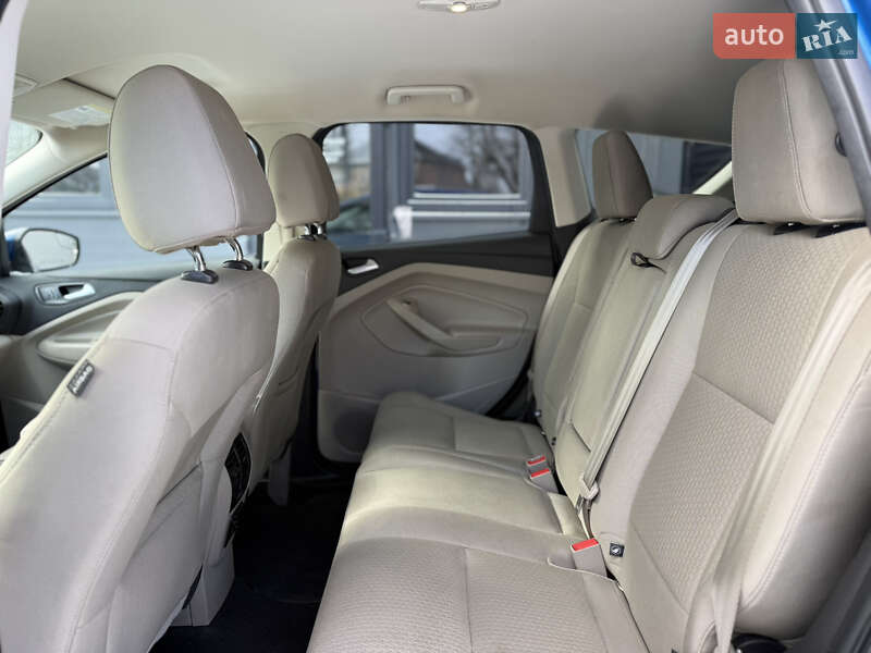 Позашляховик / Кросовер Ford Escape 2017 в Чернівцях