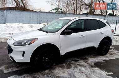 Позашляховик / Кросовер Ford Escape 2020 в Бучі