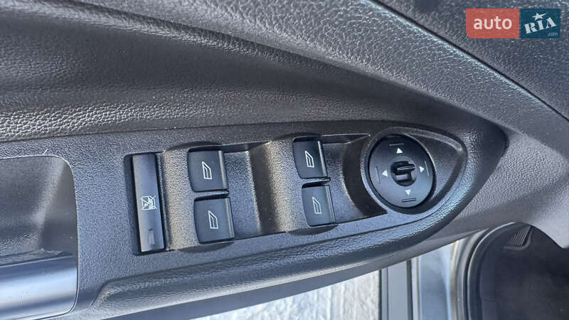 Позашляховик / Кросовер Ford Escape 2017 в Дубні фото 20 Позашляховик / Кросовер Ford Escape 2017 в Дубні