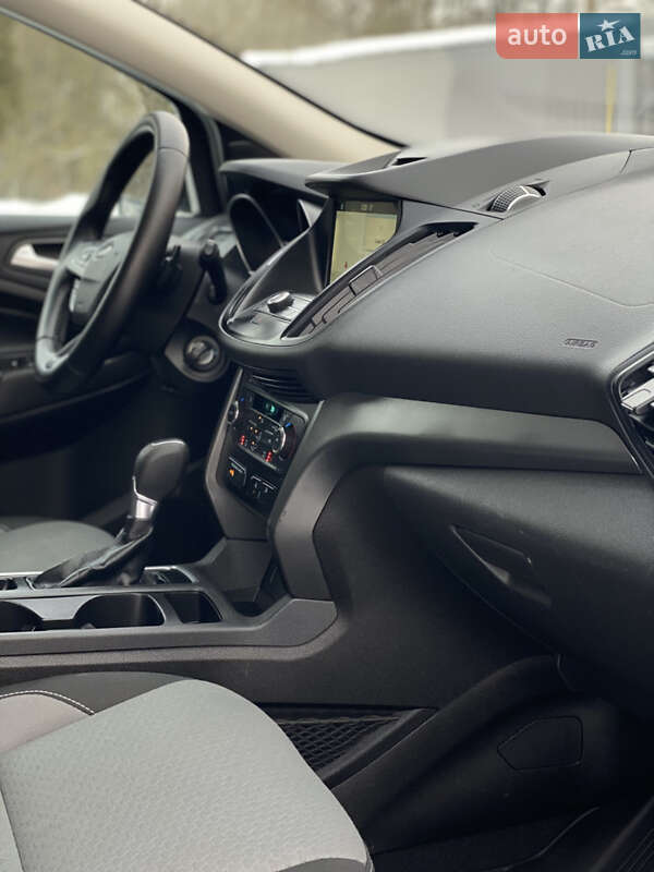 Внедорожник / Кроссовер Ford Escape 2017 в Бурштыне фото 39 Внедорожник / Кроссовер Ford Escape 2017 в Бурштыне