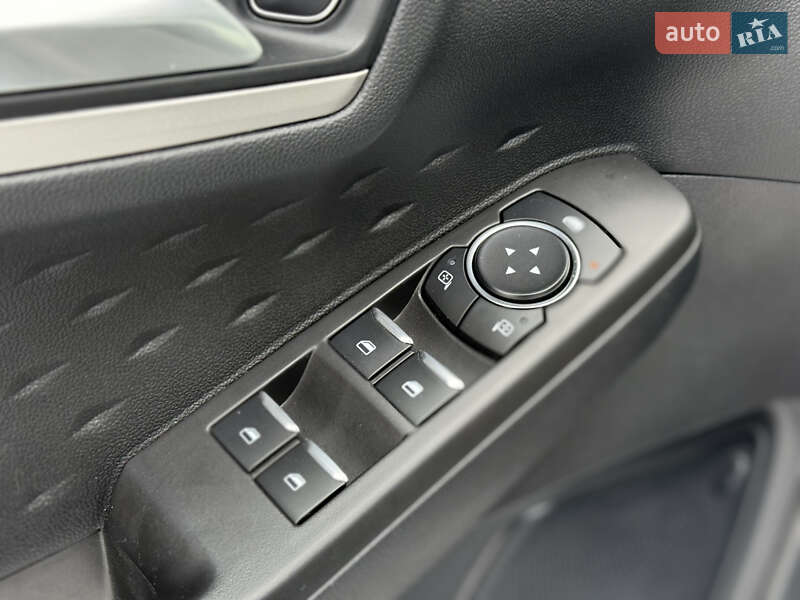 Позашляховик / Кросовер Ford Escape 2020 в Львові