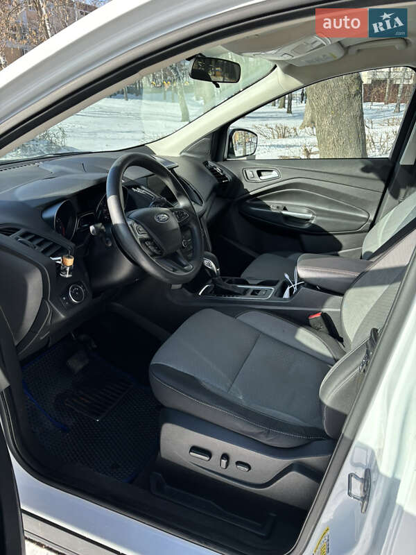 Внедорожник / Кроссовер Ford Escape 2019 в Нежине