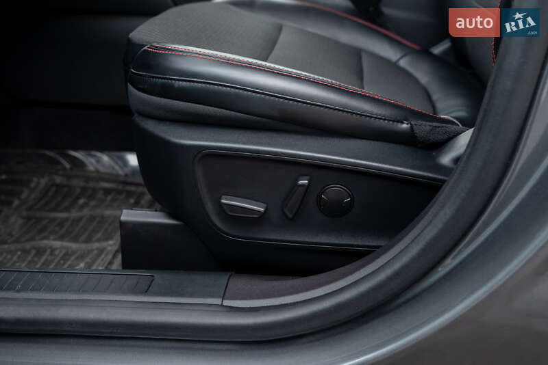 Внедорожник / Кроссовер Ford Escape 2023 в Ивано-Франковске