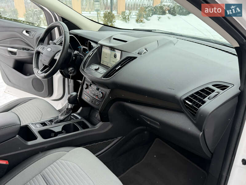 Позашляховик / Кросовер Ford Escape 2018 в Дрогобичі фото 43 Позашляховик / Кросовер Ford Escape 2018 в Дрогобичі