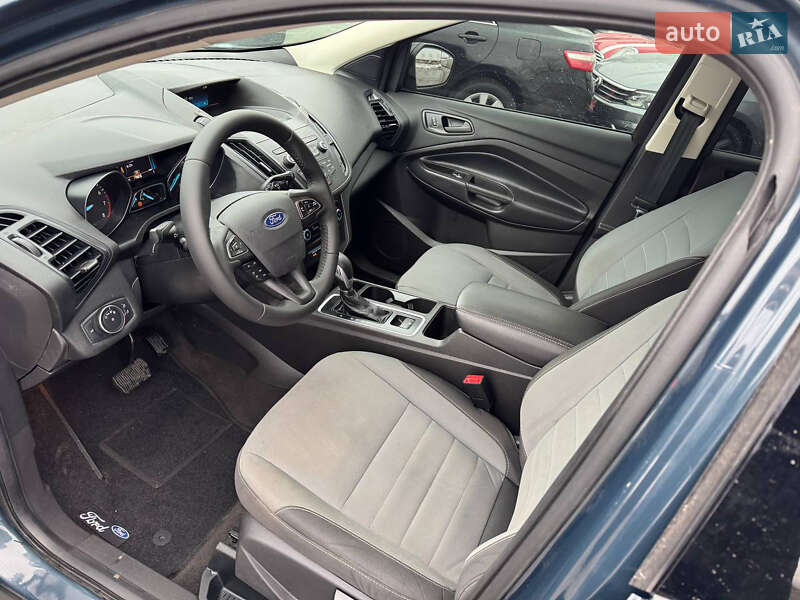 Позашляховик / Кросовер Ford Escape 2019 в Дніпрі