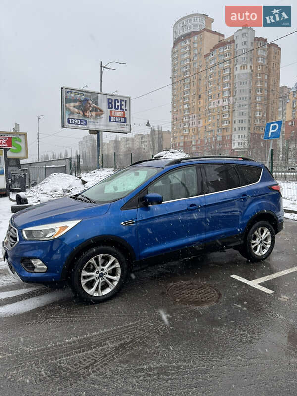 Внедорожник / Кроссовер Ford Escape 2017 в Киеве