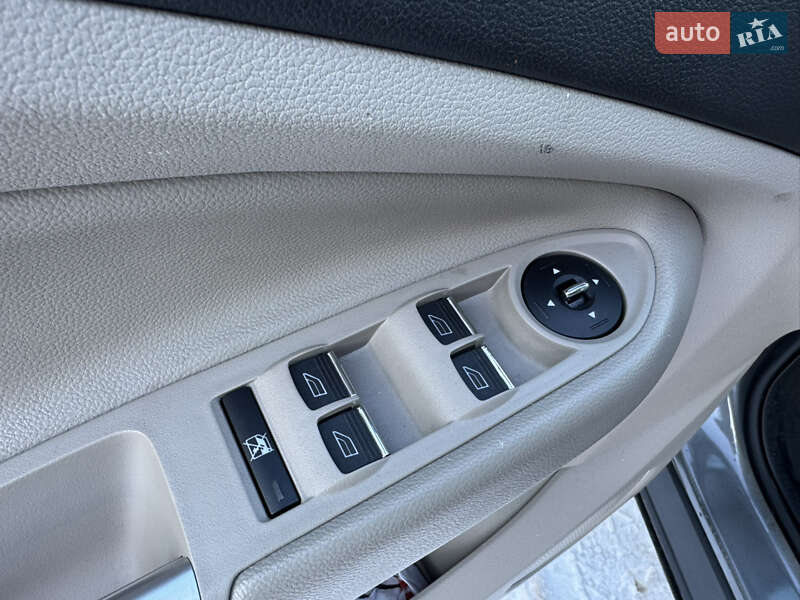 Внедорожник / Кроссовер Ford Escape 2012 в Киеве фото 24 Внедорожник / Кроссовер Ford Escape 2012 в Киеве