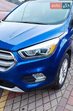 Позашляховик / Кросовер Ford Escape 2017 в Тернополі