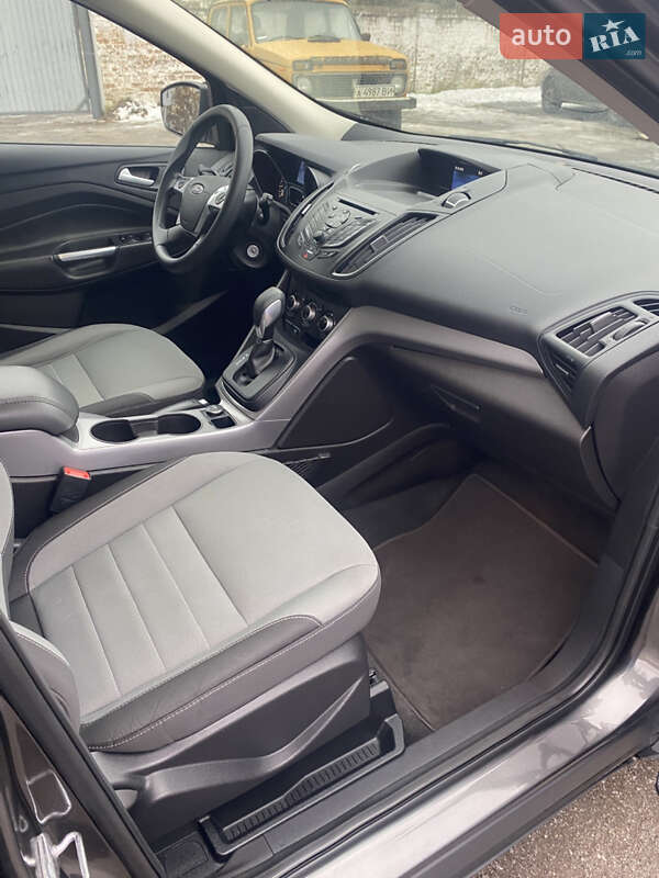 Внедорожник / Кроссовер Ford Escape 2015 в Жмеринке