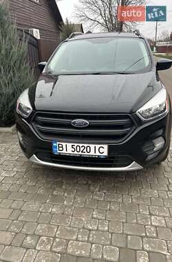 Внедорожник / Кроссовер Ford Escape 2017 в Пирятине