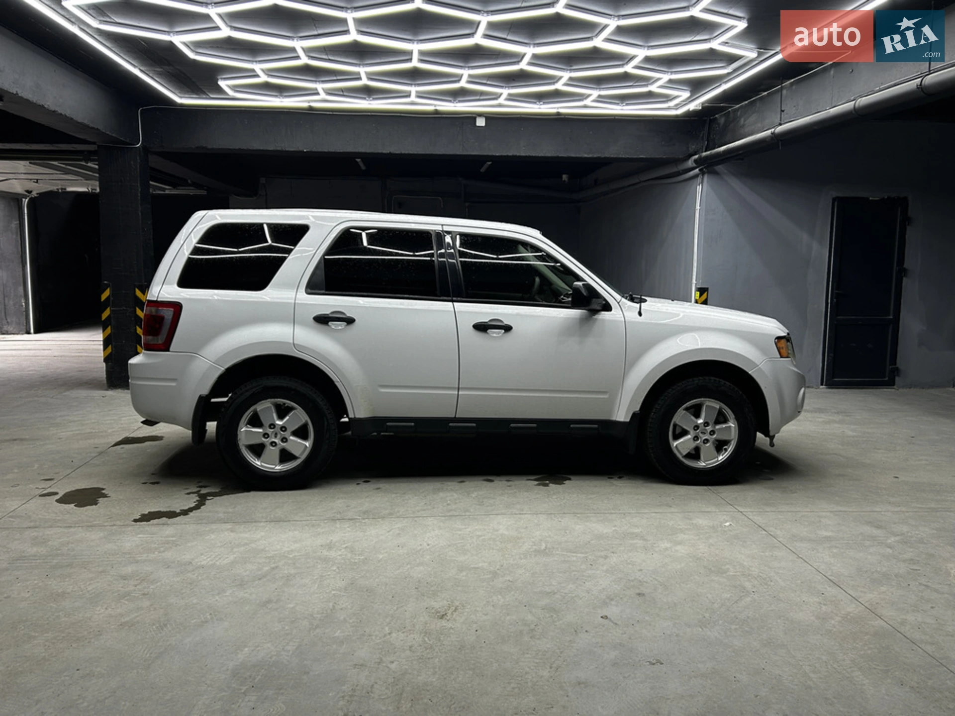 2010 Ford Escape - мініатюра 10