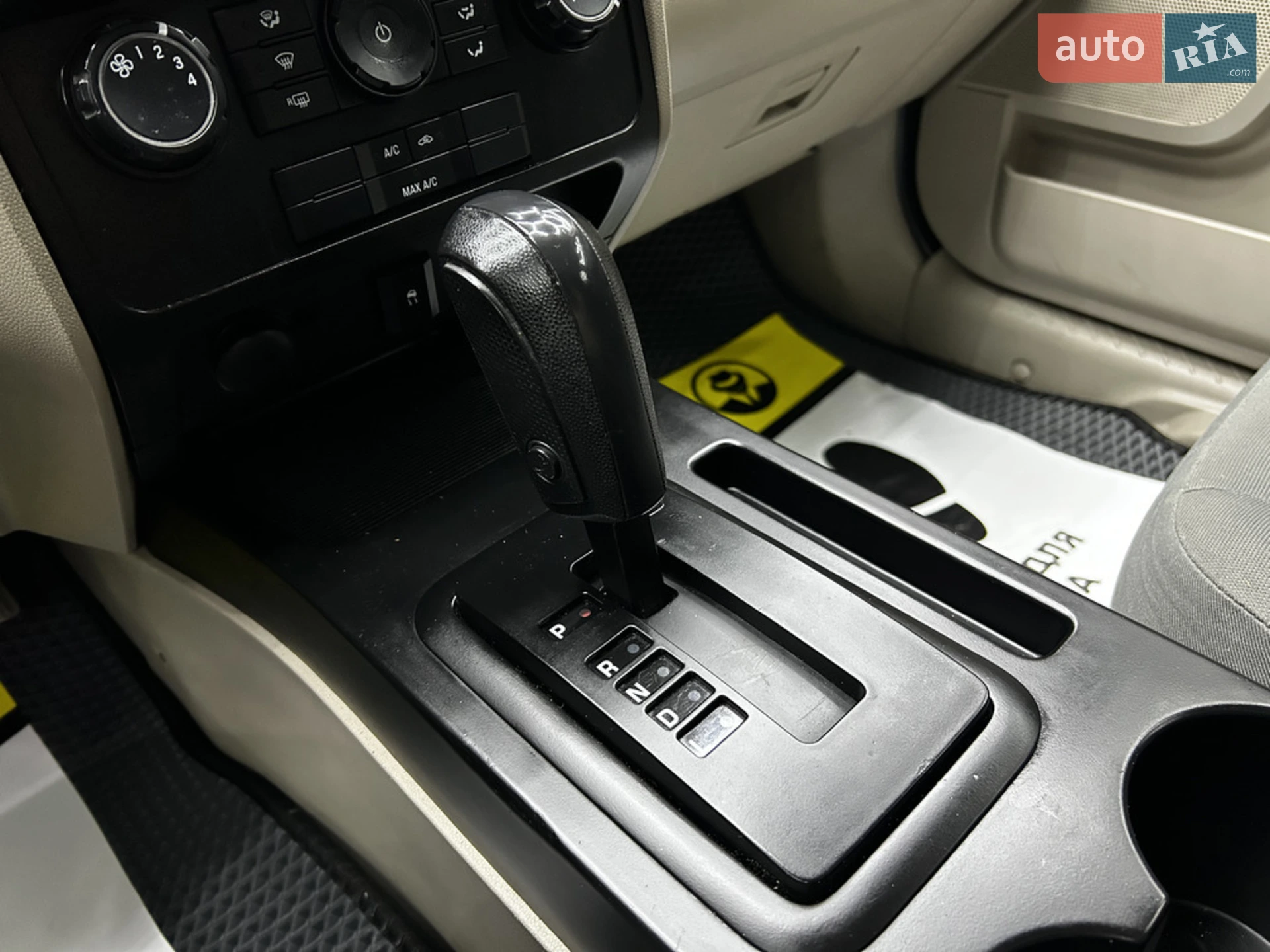 2010 Ford Escape - мініатюра 19