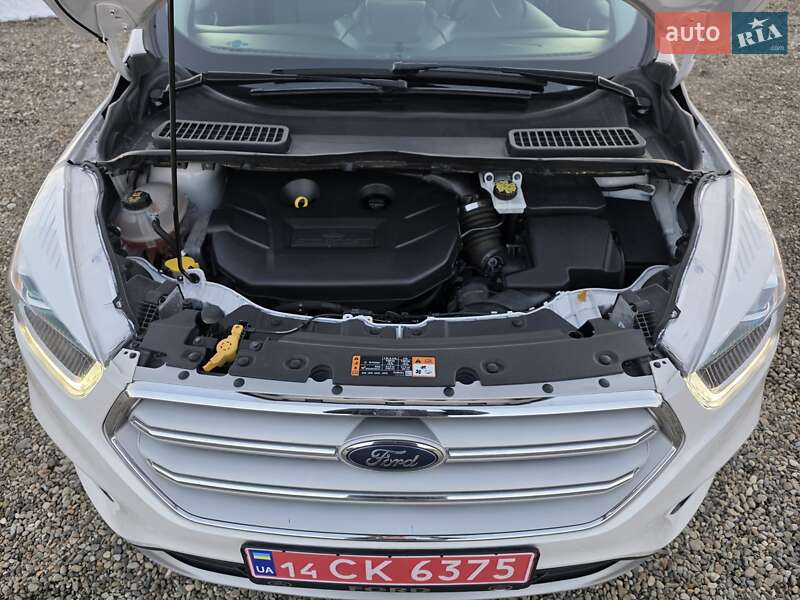 Позашляховик / Кросовер Ford Escape 2018 в Стрию