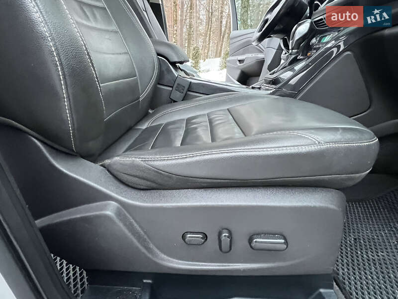 Внедорожник / Кроссовер Ford Escape 2016 в Трускавце