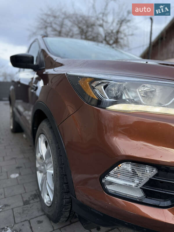 Внедорожник / Кроссовер Ford Escape 2017 в Коломые