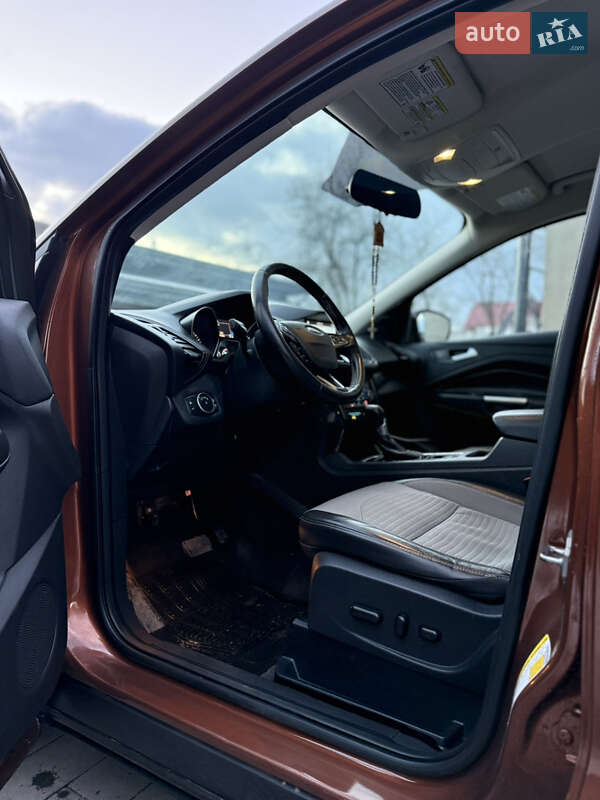 Внедорожник / Кроссовер Ford Escape 2017 в Коломые