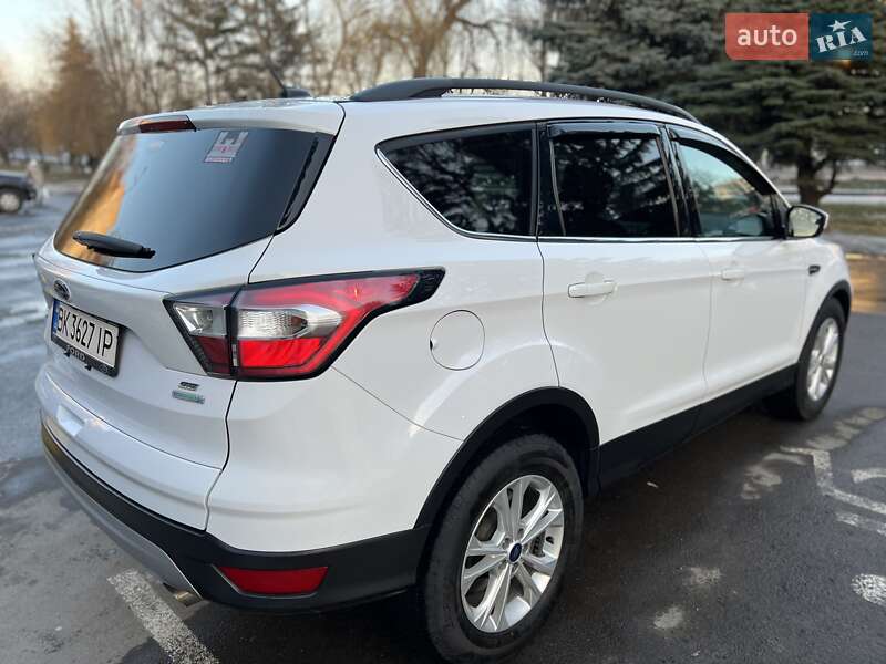 Внедорожник / Кроссовер Ford Escape 2018 в Ровно