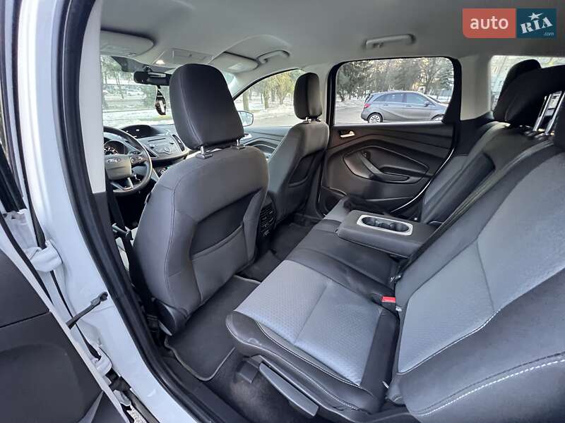 Внедорожник / Кроссовер Ford Escape 2018 в Ровно