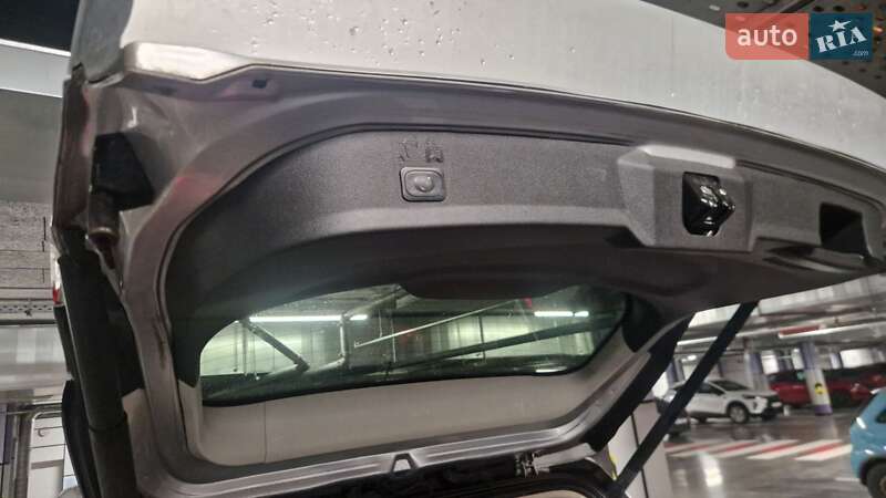 Позашляховик / Кросовер Ford Escape 2016 в Івано-Франківську