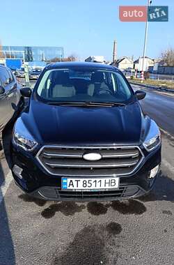 Внедорожник / Кроссовер Ford Escape 2017 в Ровно