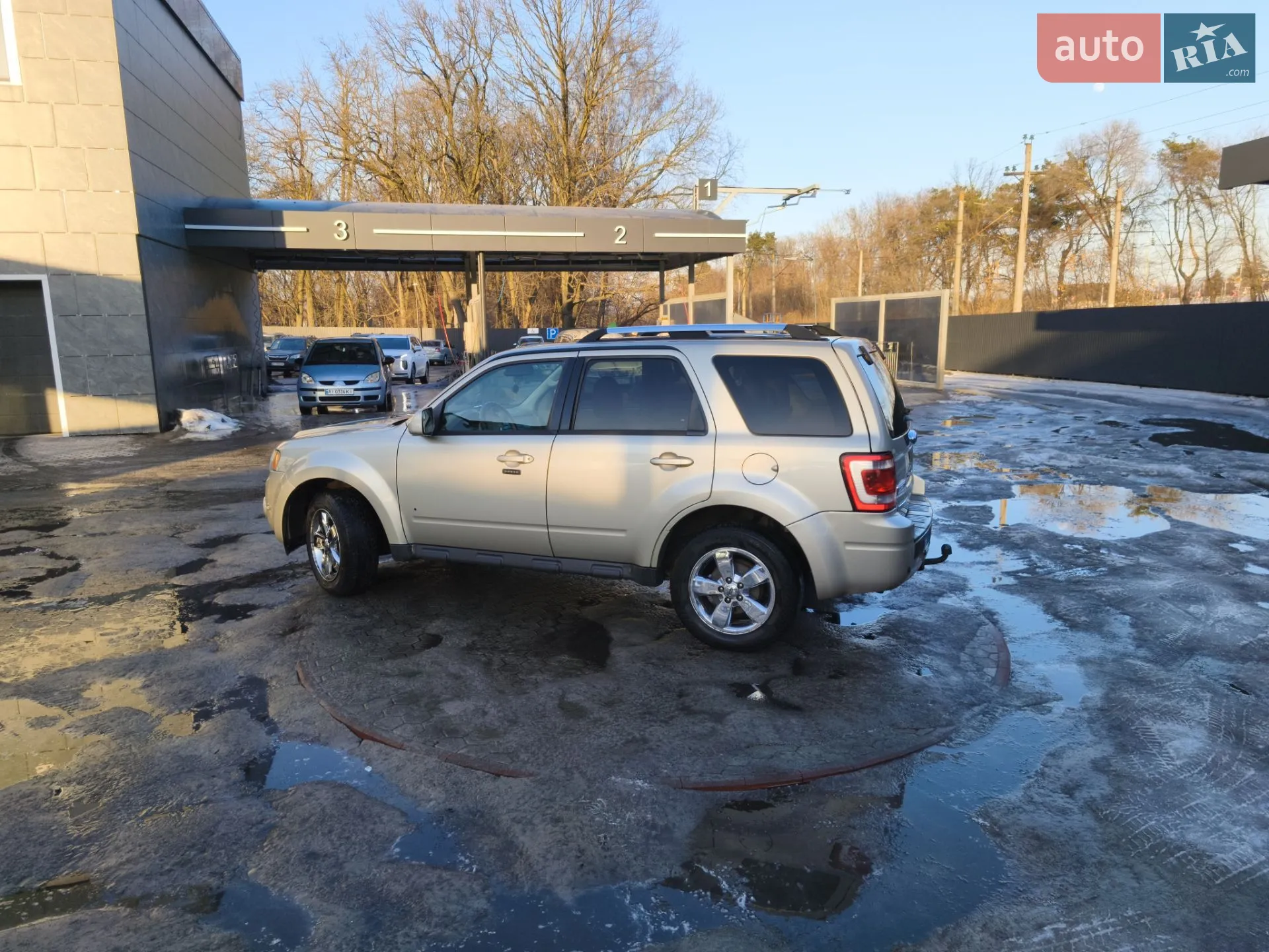 2011 Ford Escape - мініатюра 18