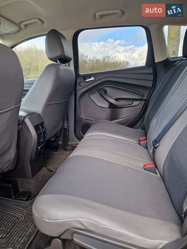 Внедорожник / Кроссовер Ford Escape 2017 в Сумах