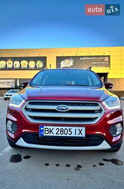 Позашляховик / Кросовер Ford Escape 2017 в Рівному