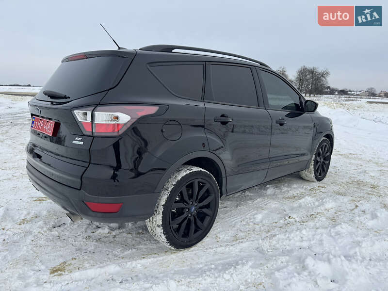 Внедорожник / Кроссовер Ford Escape 2017 в Сумах