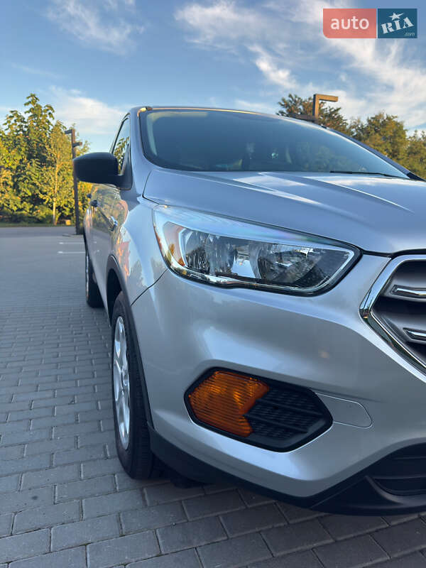 Внедорожник / Кроссовер Ford Escape 2016 в Виннице