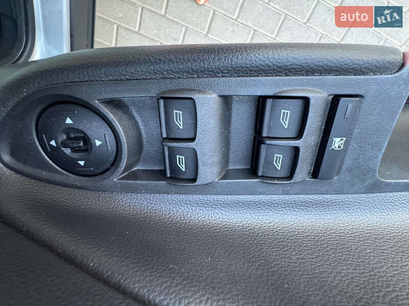 Внедорожник / Кроссовер Ford Escape 2016 в Виннице