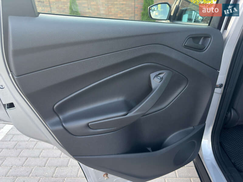 Внедорожник / Кроссовер Ford Escape 2016 в Виннице