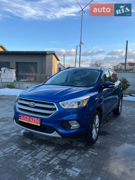 Внедорожник / Кроссовер Ford Escape 2017 в Львове