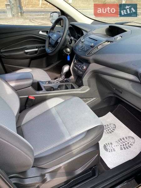 Внедорожник / Кроссовер Ford Escape 2018 в Львове