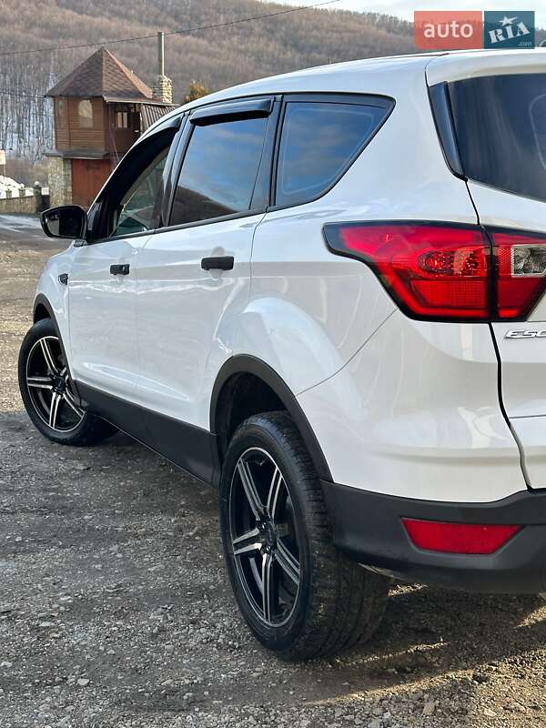 Позашляховик / Кросовер Ford Escape 2018 в Бережанах