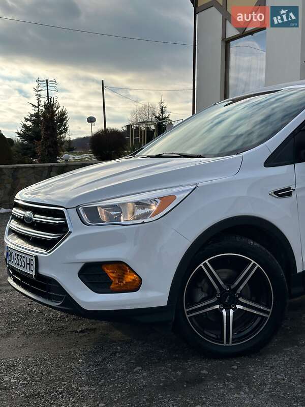 Позашляховик / Кросовер Ford Escape 2018 в Бережанах