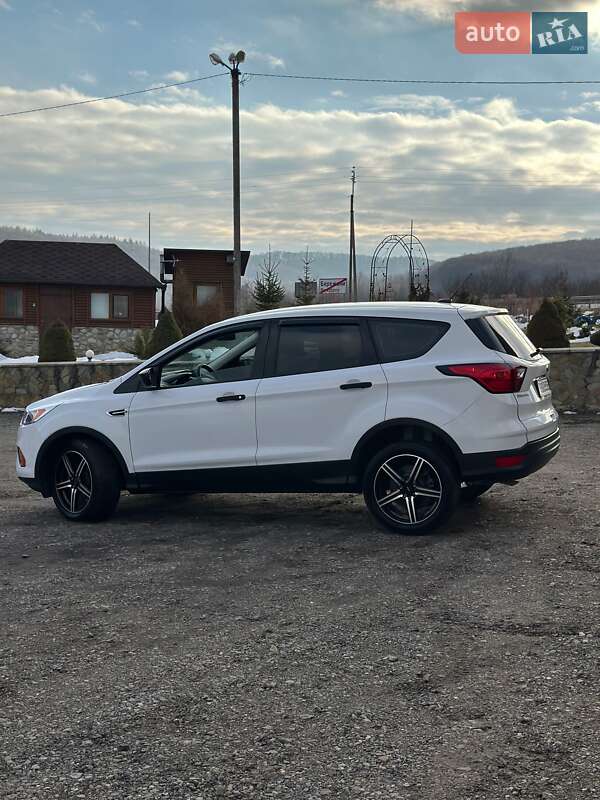Позашляховик / Кросовер Ford Escape 2018 в Бережанах